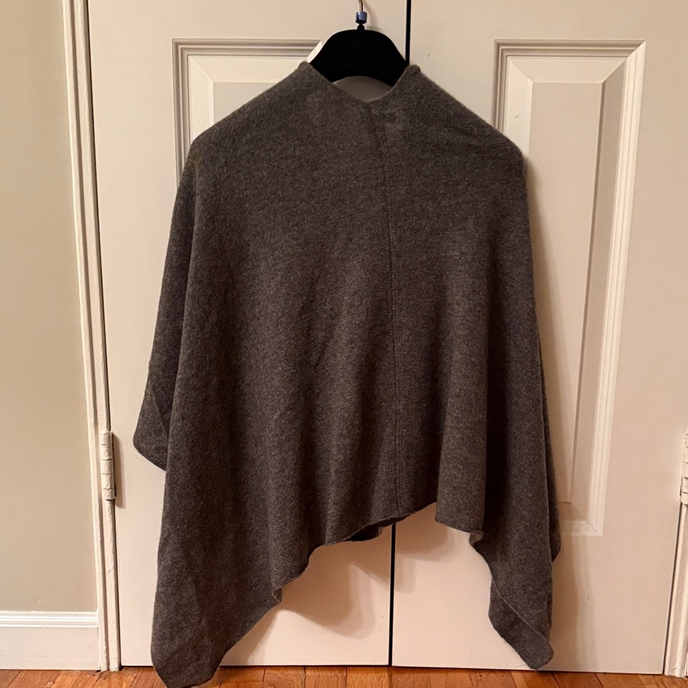 Minnie Rose Beautiful Charcoal Cashmere Ruana/Poncho Shawl - Picture 3 of 3
